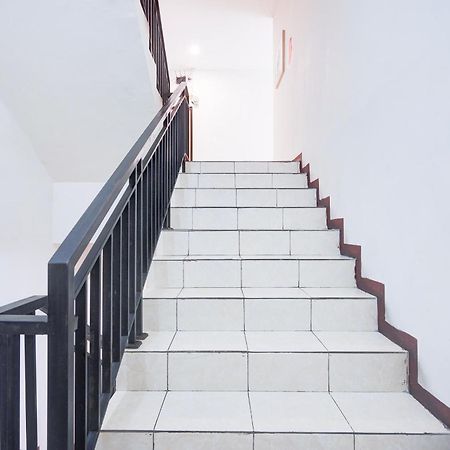 Hotel O Rappocini Near Rsia Paramount Makassar Extérieur photo