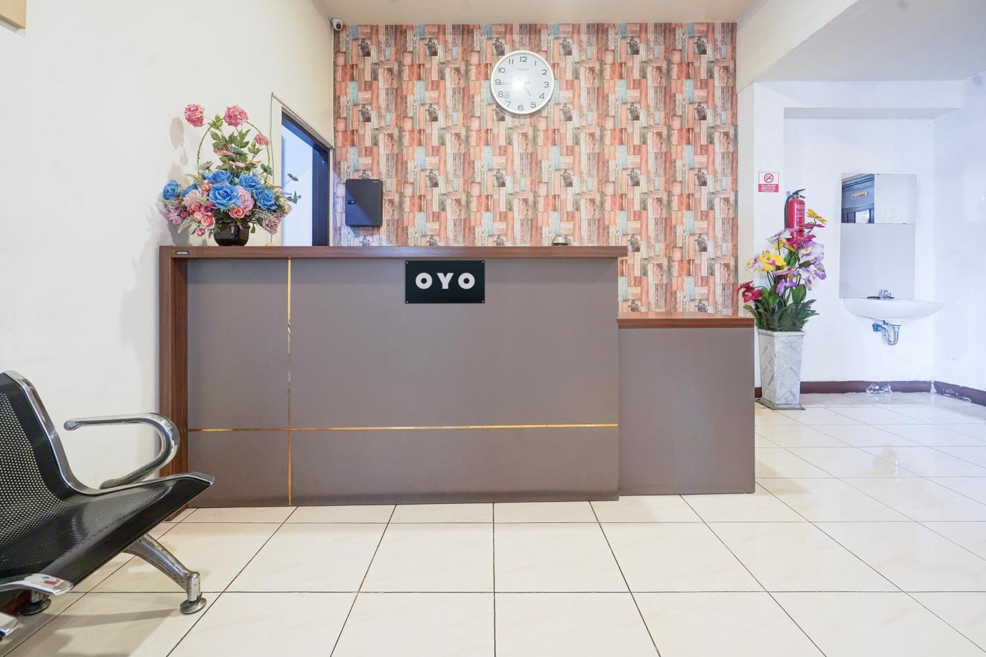 Hotel O Rappocini Near Rsia Paramount Makassar Extérieur photo