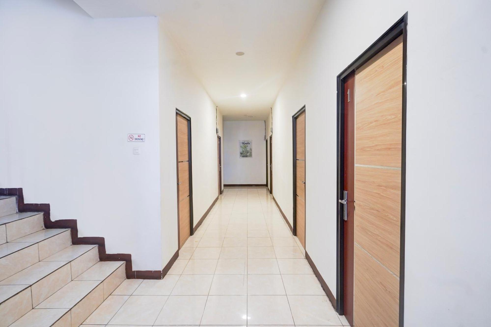 Hotel O Rappocini Near Rsia Paramount Makassar Extérieur photo