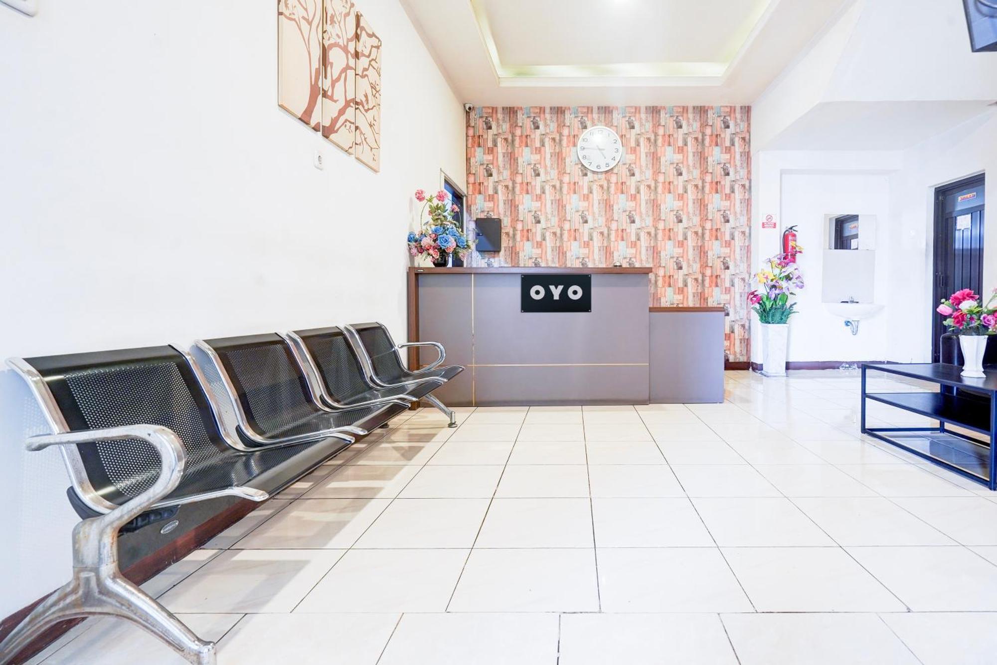 Hotel O Rappocini Near Rsia Paramount Makassar Extérieur photo