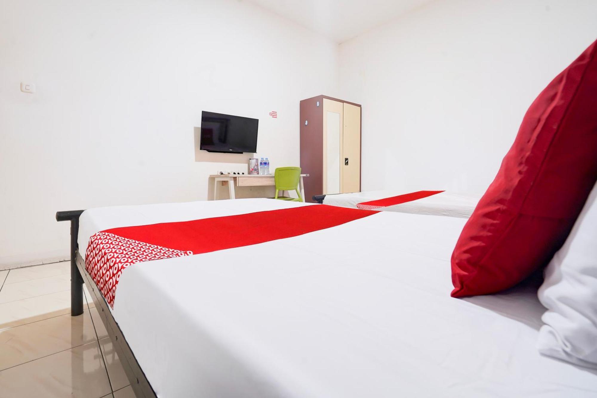 Hotel O Rappocini Near Rsia Paramount Makassar Extérieur photo
